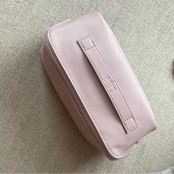 Beis x Wicked toiletry bag - Picture 6 of 7